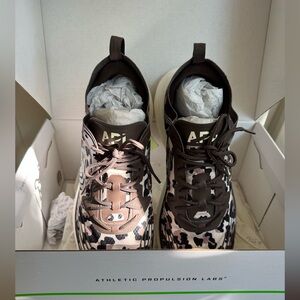 APL Streamline Shoe in Chocolate/ Leopard